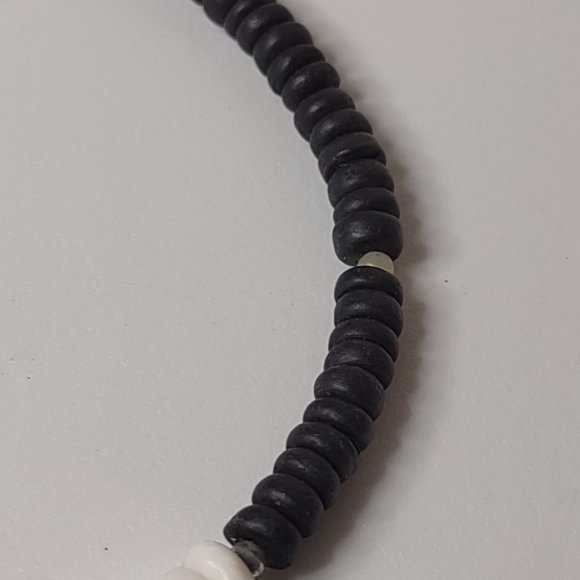 Vintage Black And White Beaded Necklace With Wood Star Pendant 17 Inches Long - Picture 7 of 13